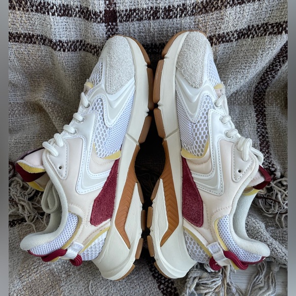 Lacoste Women’s L003 Neo Sneakers - Picture 13 of 13